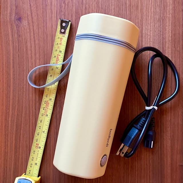 https://www.teainfusiast.com/wp-content/uploads/2023/02/portable-electric-kettle-with-measuring-tape.jpg