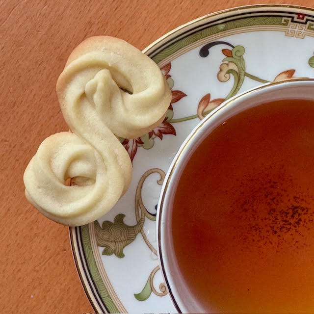 Ceylon tea paired with Spritzgebäcken buttery cookies