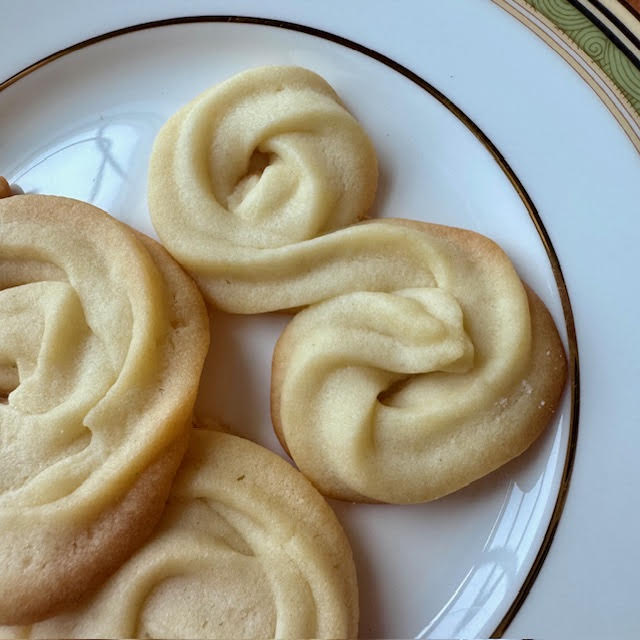 Spritzgebäcken buttery cookies on a plate